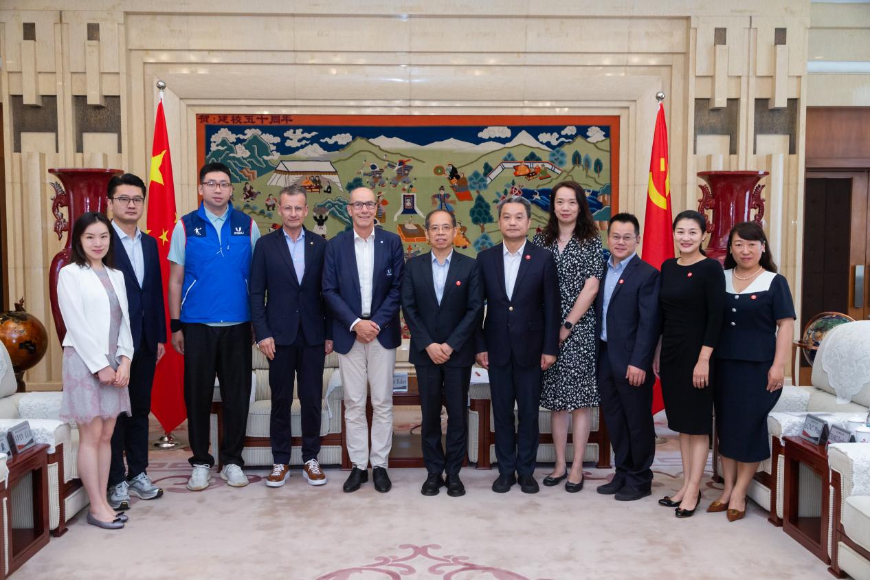 74ae3218281d4903936ba3c48741805c